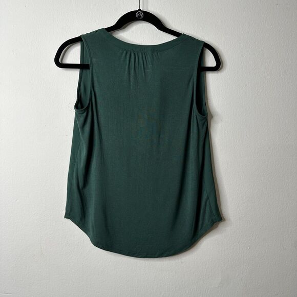 Loft Sage Green Split V-Neck Sleeveless Flowy Lace Neck Detail Tank Blouse XS - Picture 3 of 9